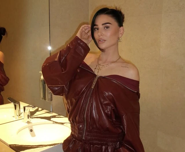 Janina Modica im Fokus: Musikvideo, Statement & Fakten